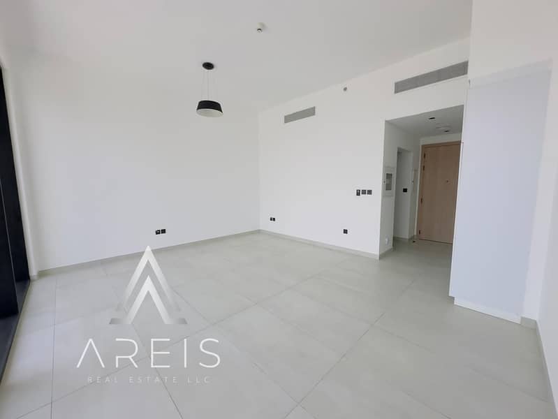 Spacious Studio with Modern Finishes