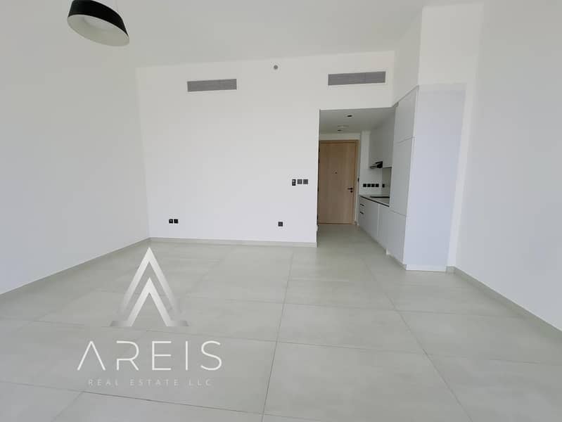 Spacious Studio with Modern Finishes - Image 6