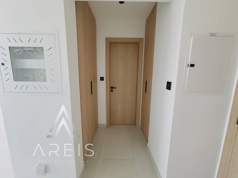 Spacious Studio with Modern Finishes - Image 13