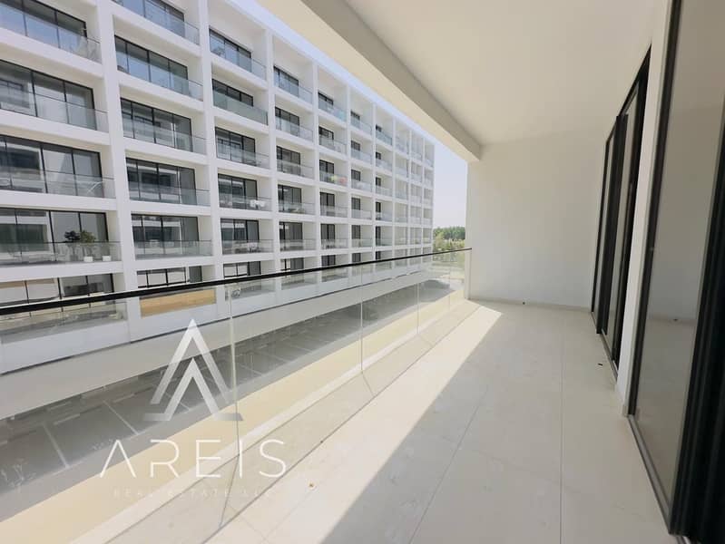 Spacious 2BR Apartment | Chiller Free | Balcony