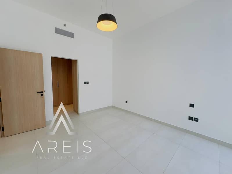 Spacious 2BR Apartment | Chiller Free | Balcony - Image 8