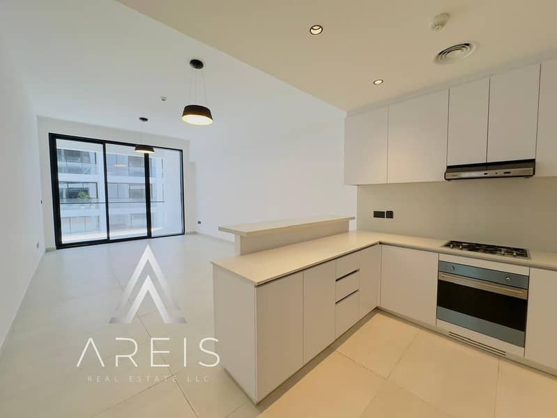 Spacious 2BR Apartment | Chiller Free | Balcony - Image 9