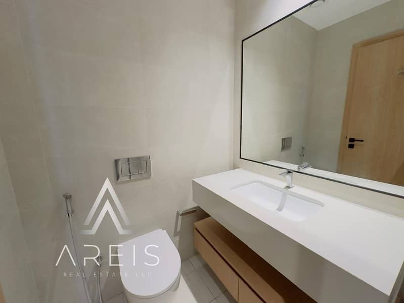 Spacious 2BR Apartment | Chiller Free | Balcony - Image 11