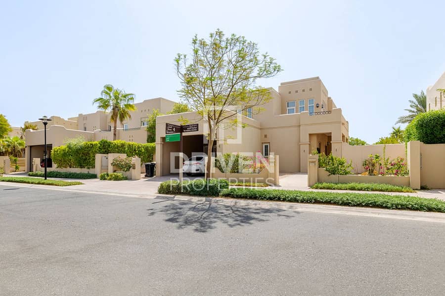 Hot Deal | Extensive Layout Villa with Maids Room Hot Deal | Extensive Layout Villa with Maids Room