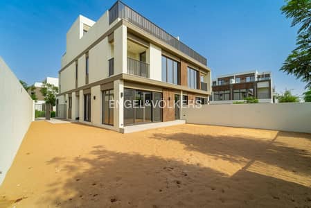 4 Bedroom Villa for Rent in Tilal Al Ghaf, Dubai - Biggest Plot | Closed Kitchen | Single Row