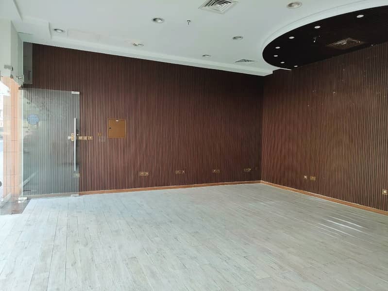 3 Shop 2 - 2. jpg