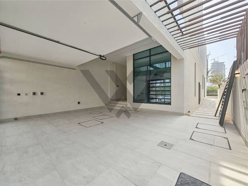 2 JVC 5BR Semi-detached Villa-03. jpg
