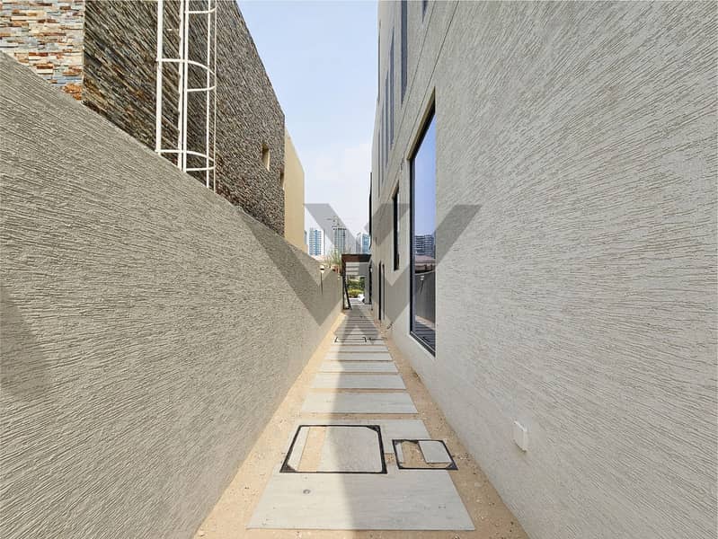 4 JVC 5BR Semi-detached Villa-05. jpg