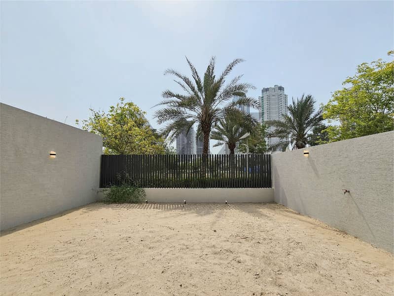 7 JVC 5BR Semi-detached Villa-08. jpg