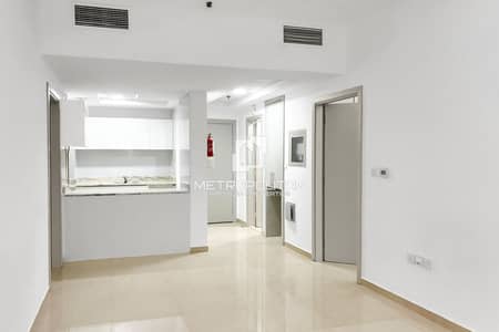 2 Bedroom Flat for Sale in Jumeirah Village Circle (JVC), Dubai - Peaceful Views | Modern Interiors | Central Access