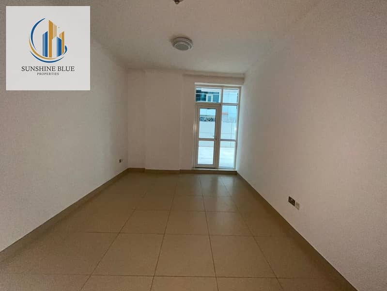 CHILLER FREE,1 BEDROOM WITH TERRACE , READY TO MOVIE