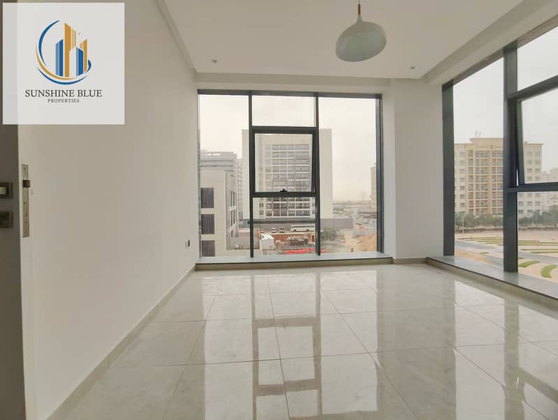 BRIGHT AND STUNNING VIEW CLOSE KITCHEN ALL BEST AMINATIES