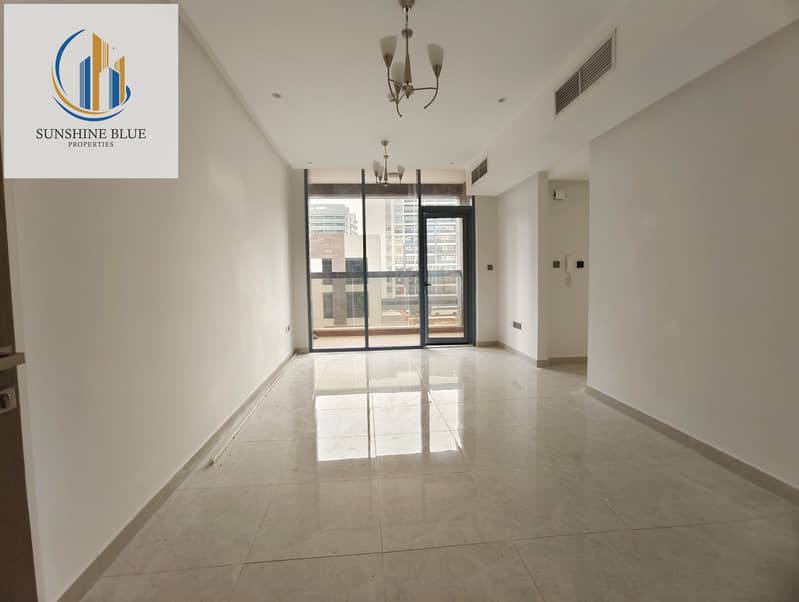 BRIGHT AND STUNNING VIEW CLOSE KITCHEN ALL BEST AMINATIES