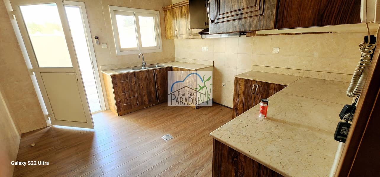 available 6 bedroom 4 master villa/ specious living/dinning area / fitted kitchen store room/laundry room/shared s/pool 3 parking/for rent in mirdif - Image 7