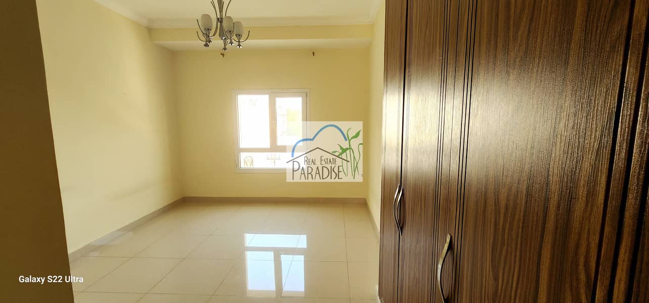 available 6 bedroom 4 master villa/ specious living/dinning area / fitted kitchen store room/laundry room/shared s/pool 3 parking/for rent in mirdif - Image 28
