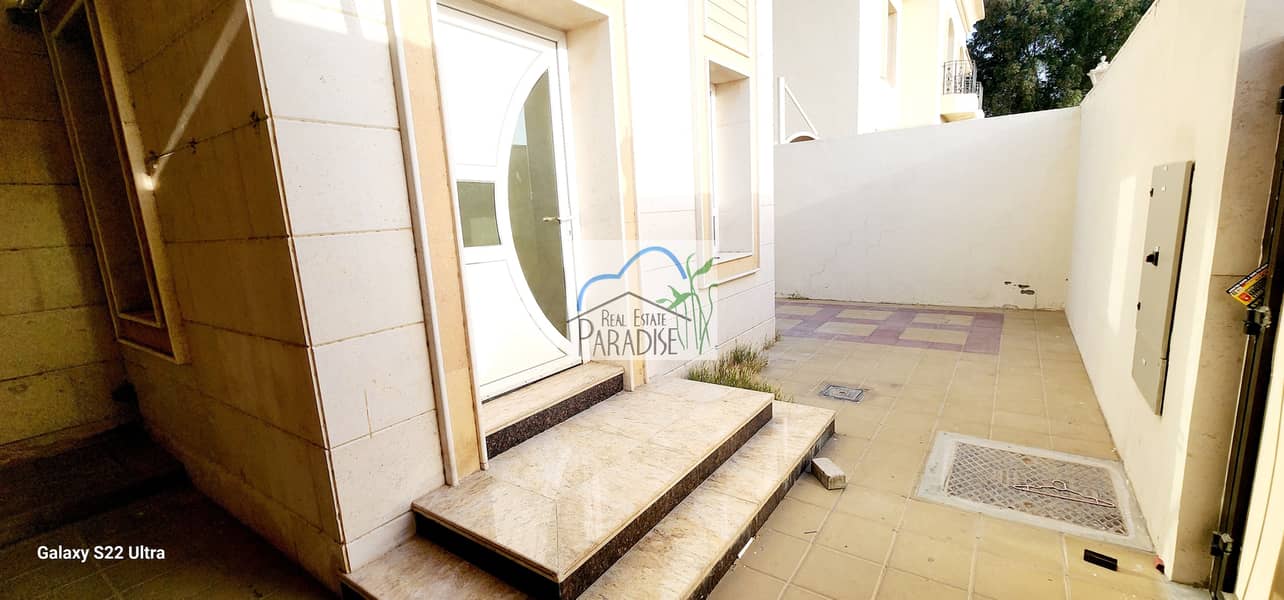 available 6 bedroom 4 master villa/ specious living/dinning area / fitted kitchen store room/laundry room/shared s/pool 3 parking/for rent in mirdif - Image 22