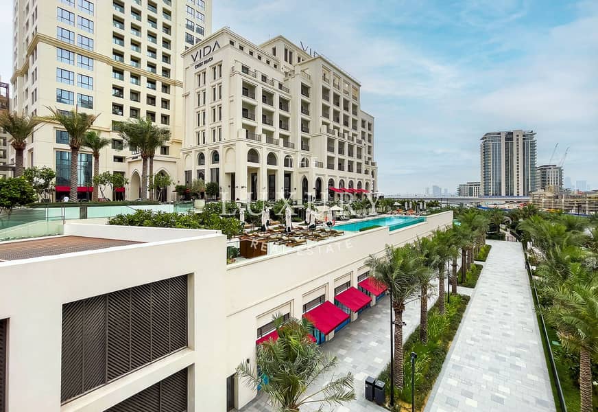 10 Fully_Furnished___Vacant___Lagoon_Access-24. jpg