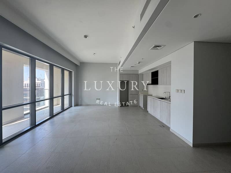 Vacant___Beachfront_Living___Spacious_2BR-6. jpg