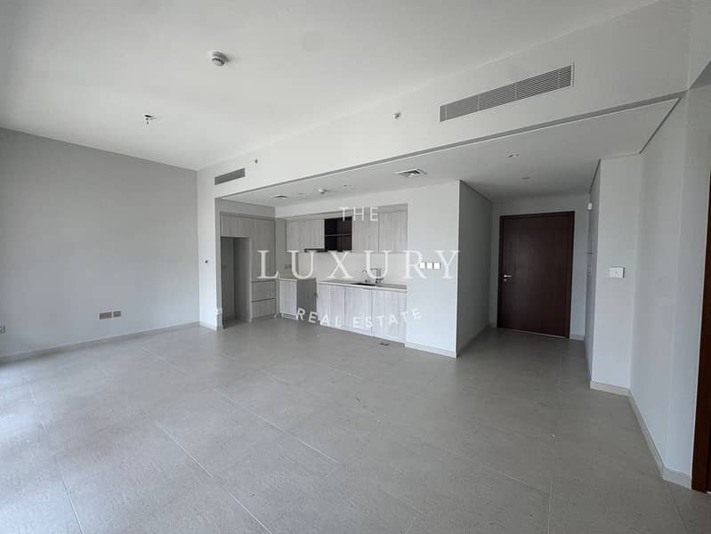 3 Vacant___Beachfront_Living___Spacious_2BR-5. jpg