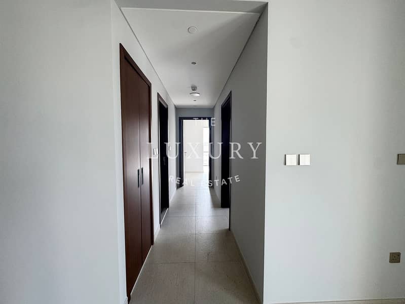 4 Vacant___Beachfront_Living___Spacious_2BR-1. jpg