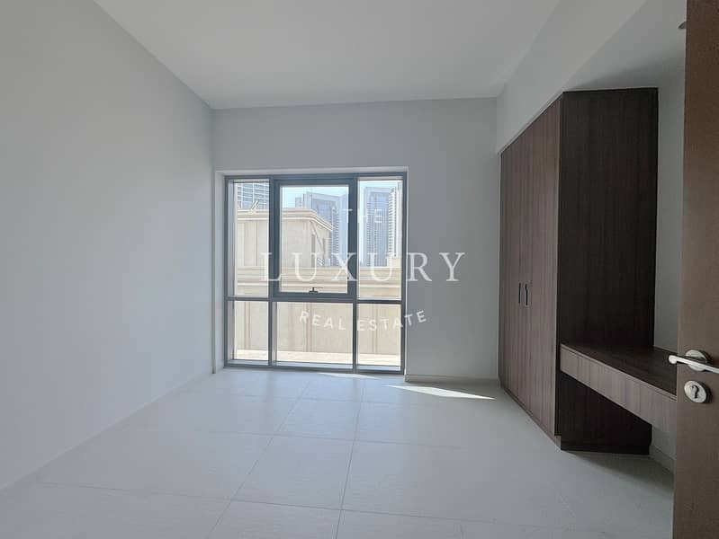 9 Vacant___Beachfront_Living___Spacious_2BR-0. jpg