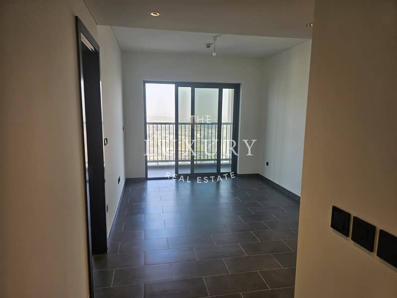 3 BRAND_NEW___HUGE_LAYOUT___STUDY_ROOM-17. jpg