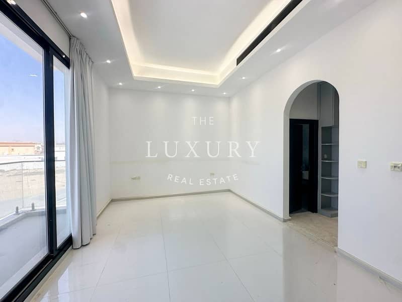 5BR | Modern Villa | Prime Location - Image 11