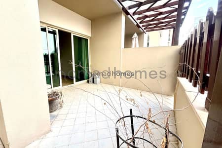 1 Bedroom Flat for Sale in The Greens, Dubai - LARGE TERRACE| POOL ACCESS | UPGRADED | FURNISHED
