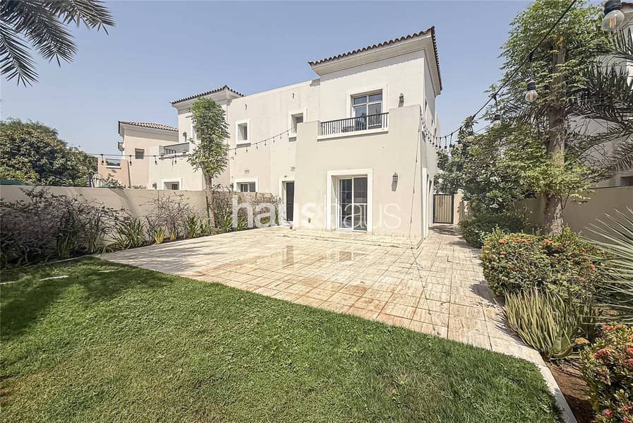Walk To Golf Club | Opposite Pool/Park | 3 + Maids Walk To Golf Club | Opposite Pool/Park | 3 + Maids