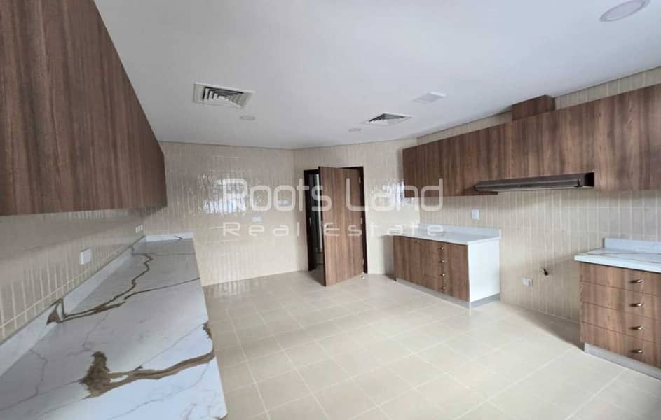 Fully Upgraded | Prime Location | Luxurious - Image 15