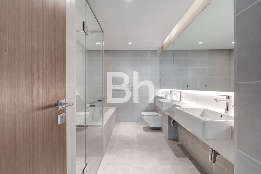 Exclusive 2BR+Maid | Canal and Burj Khalifa View - Image 15