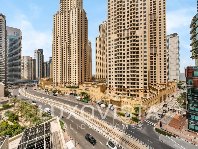 Bay Central | Modern Studio - Image 10