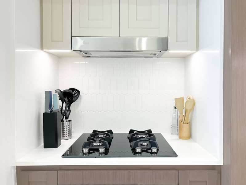 Palace Beach House 1BR Waterfront Elegance with Marina Skyline Views- ALL BILLS INCLUDED - Image 6