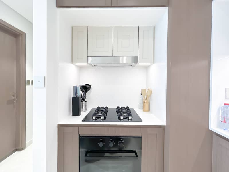 Palace Beach House 1BR Waterfront Elegance with Marina Skyline Views- ALL BILLS INCLUDED - Image 10