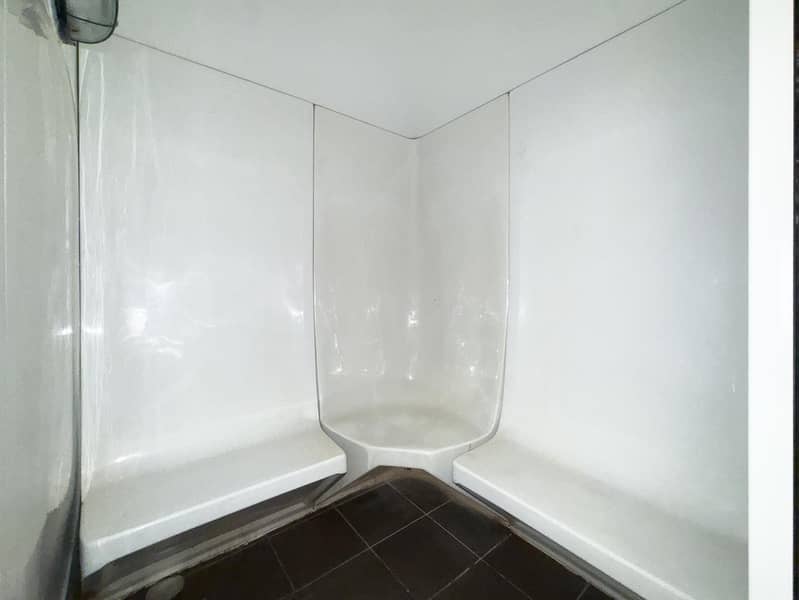 32 0be72a35-62c2-45ee-7ab7-8c96f36ad200. jpeg