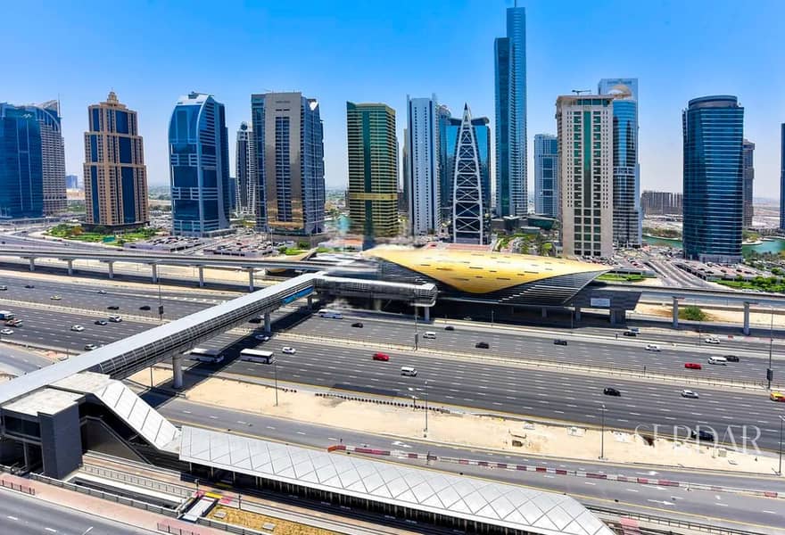 Double-Height Loft with Sea and Skyline Views