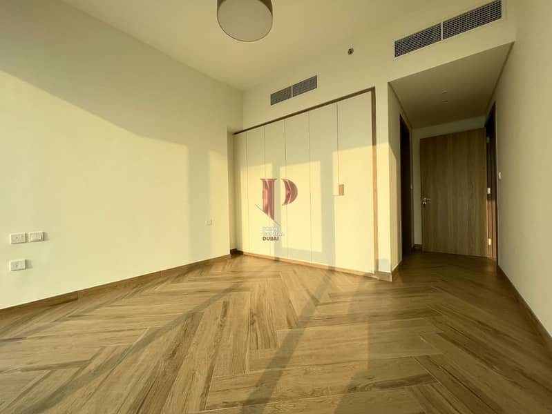 12 Photo 19. jpg