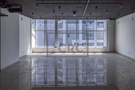 Fully Fitted | High Ceiling | 100% Usable Space Fully Fitted | High Ceiling | 100% Usable Space