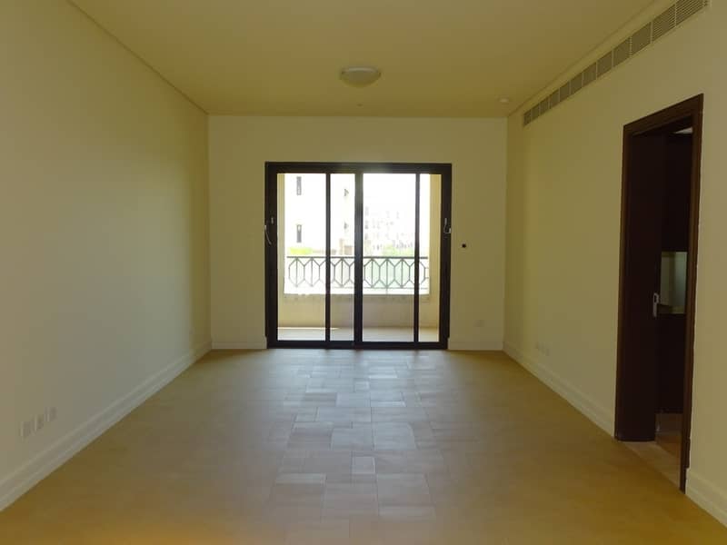 Huge 3BR  Aprt. w/ Balcony & Full Sea View