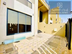 تاون هاوس مميزعلي الشارع العام * للإيجار السنوي في الزاهية موقع استراتيجي قريب من جميع الخدمات