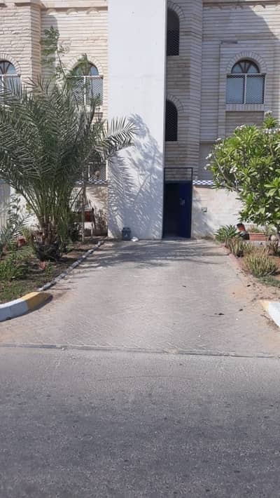 Spacious flat 4BD Maid room inside villa Spacious flat 4BD Maid room inside villa