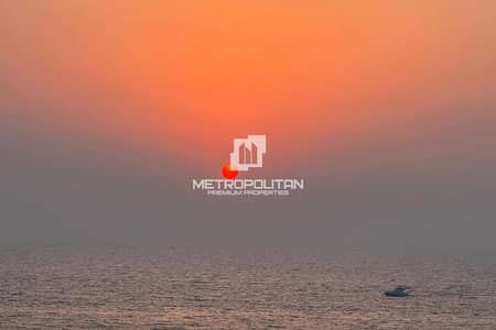 3 Bedroom Apartment for Sale in Palm Jumeirah, Dubai - Spacious Layout | 3 BR and Maids | VOT | Sea View