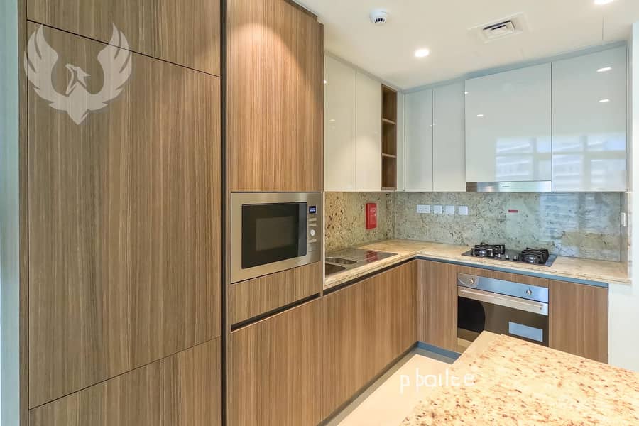 Canal Views | Luxurious 1 Bed | Heart of Downtown