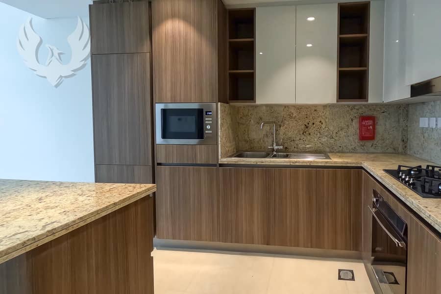 Canal Views | Luxurious 1 Bed | Heart of Downtown