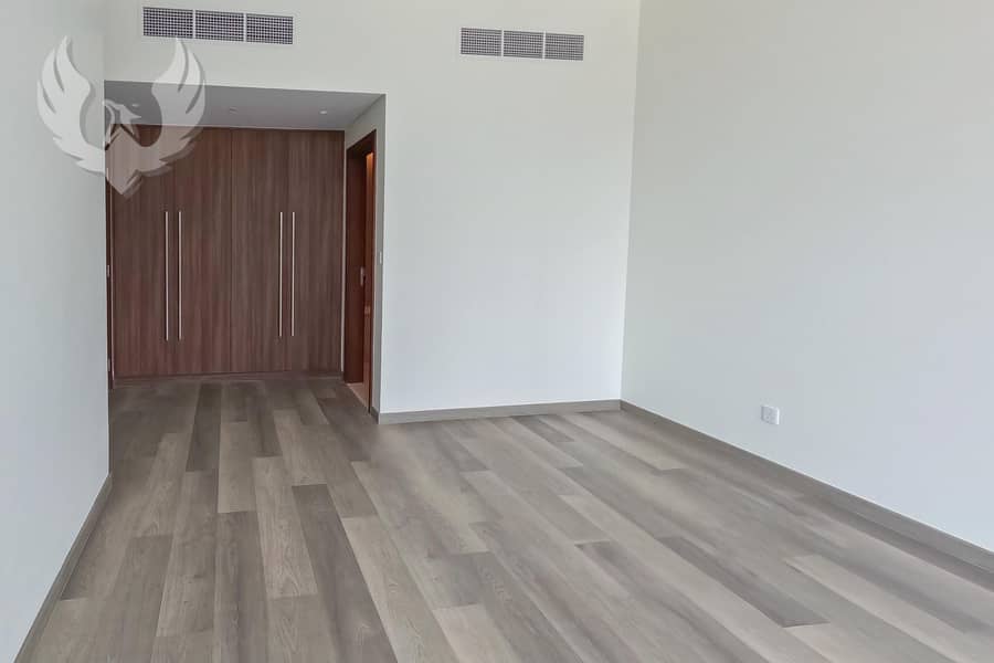 Canal Views | Luxurious 1 Bed | Heart of Downtown - Image 12