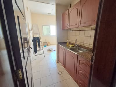 استوديو  للايجار في تجارية مويلح، الشارقة - 20250906_103202. jpg