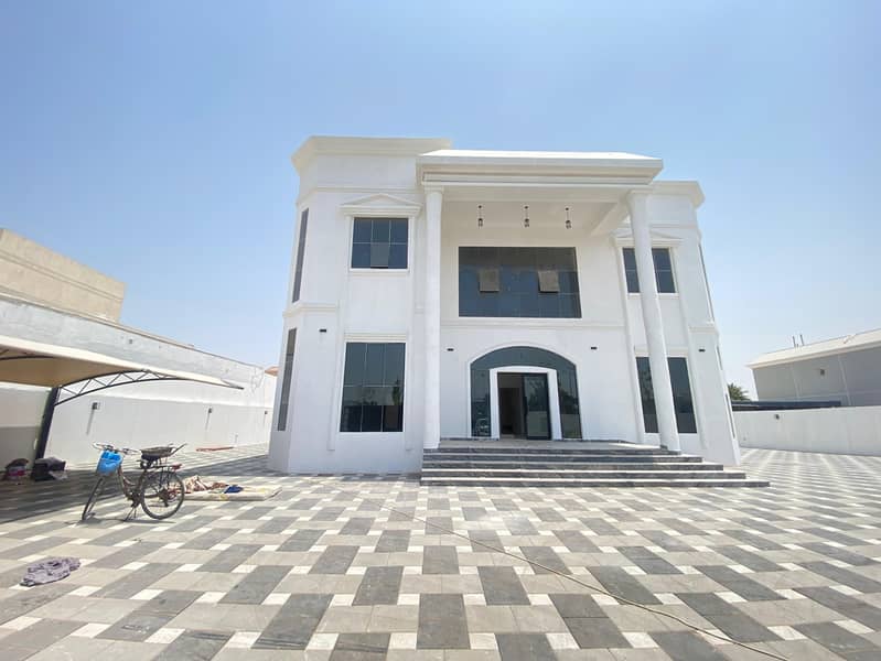 Brand-New Modern Bright House With Private Garden