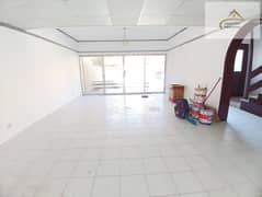 فیلا في شرقان 4 غرف 84999 درهم - 12725965