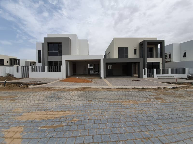 Spacious 5 Bed Independent Villa in Sidra