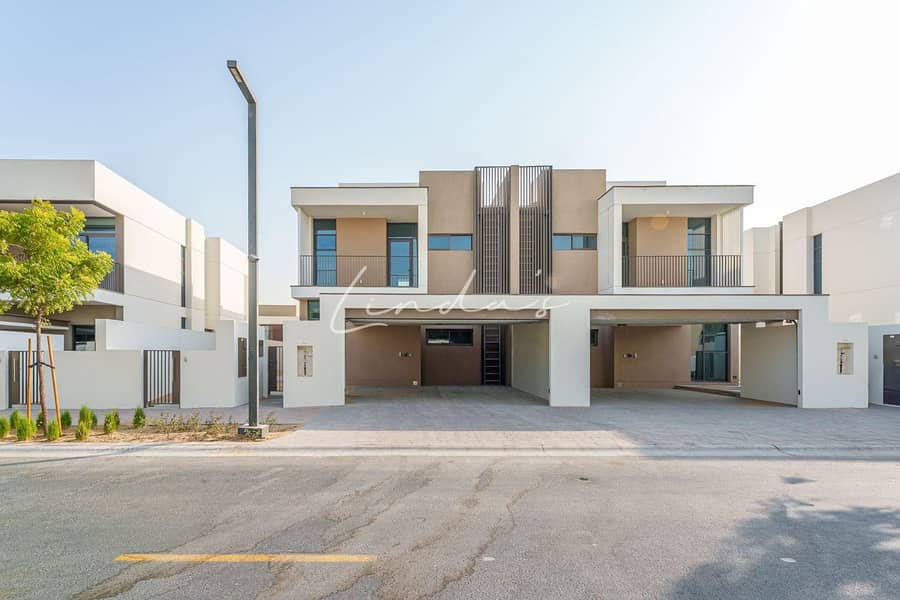 Near Pool | Lowest Price For A 4 Bed| Hot Deal